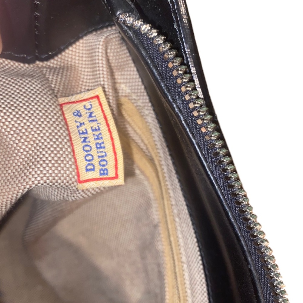 Dooney and Bourke Y2K handbag. Black leather - Picture 7 of 7
